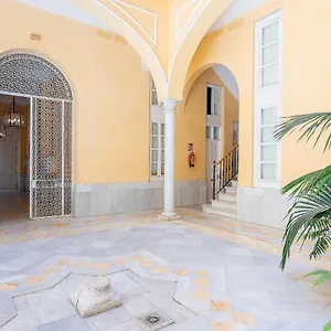 Genteel Plaza Nueva Apartment Seville
