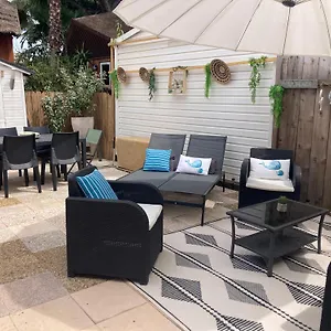 https://mobil-home-6-couchages-la-toison-dor-plage-de.fr-provencehotel.com
