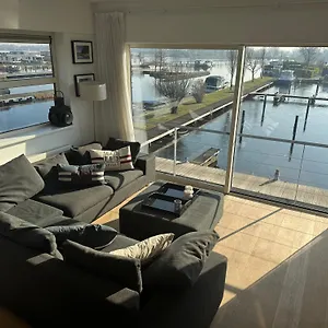 https://the-boathouse.ihotelsrotterdam.com